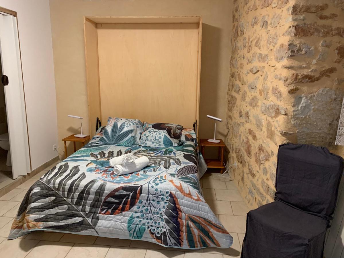 Cafe De La Place Gite & Chambres D'Hotes "Lou Pastre" Lanuéjols Eksteriør bilde
