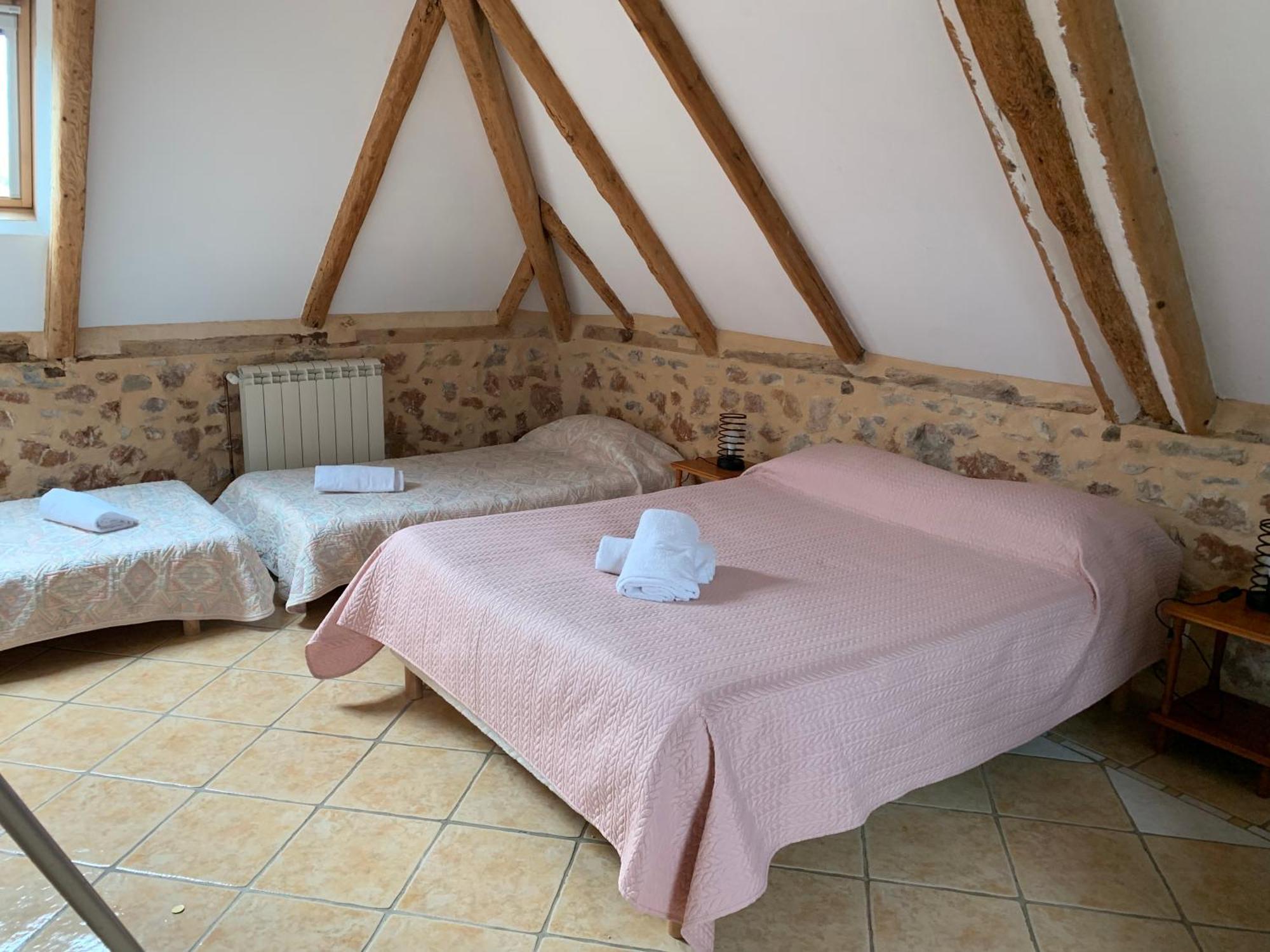 Cafe De La Place Gite & Chambres D'Hotes "Lou Pastre" Lanuéjols Eksteriør bilde